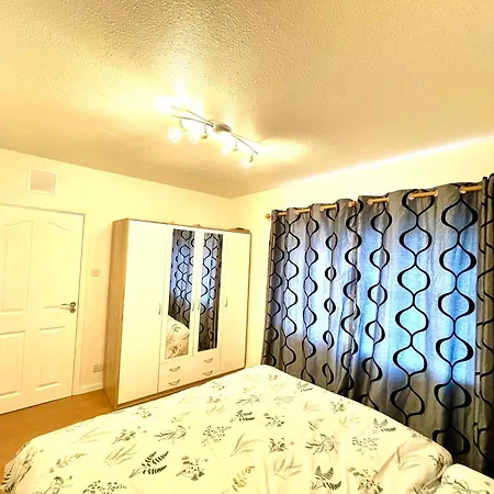 The Garden Luxe Retreat Проживание в семье